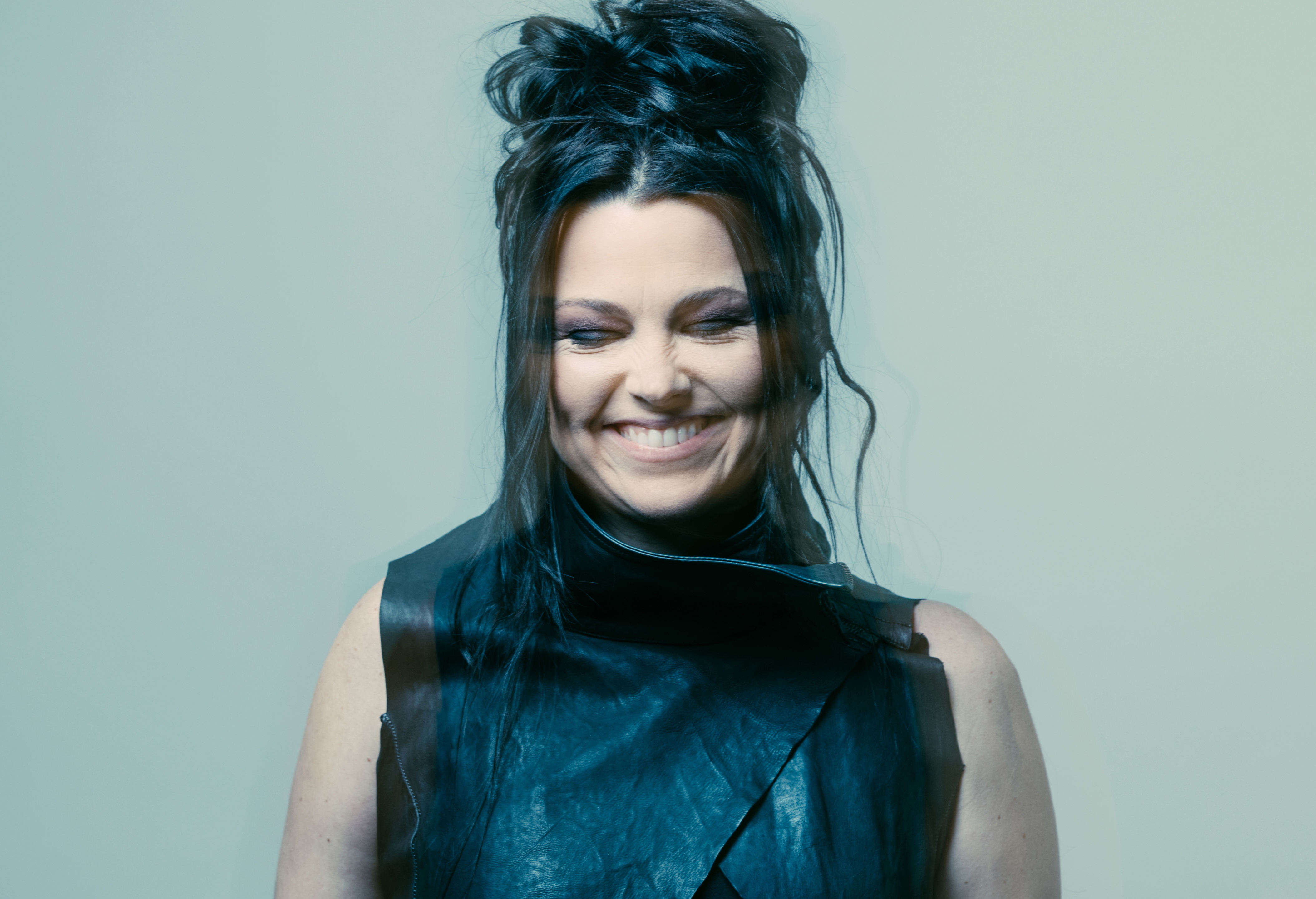4215x2878
Keywords: amy lee;blue;photoshoot;the bitter truth;sesion;hq